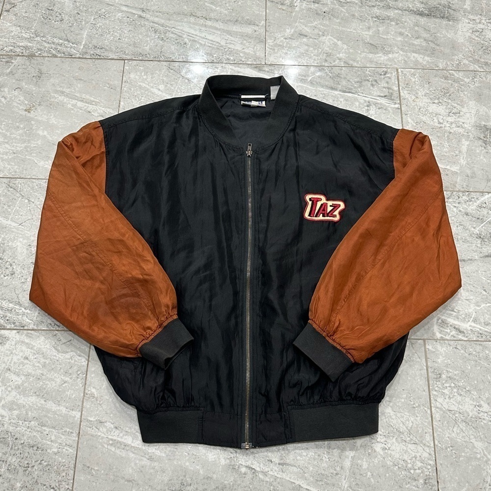 Rare Vintage 1993 Taz Shoulder-padded Varsity Windbreaker